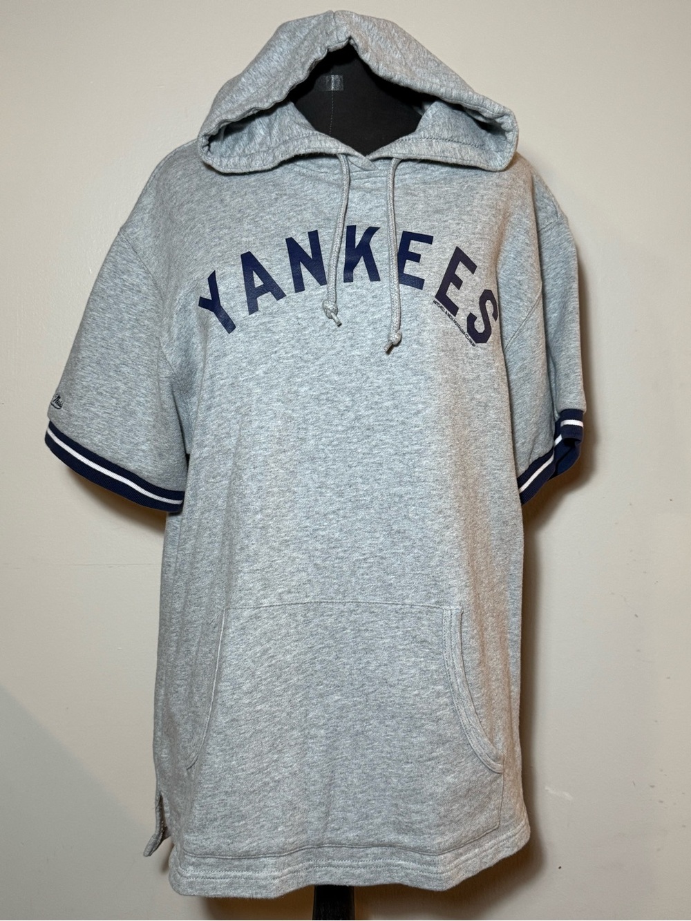 Mitchell & Ness Gray Yankees Short-Sleeve Hooded Pullover